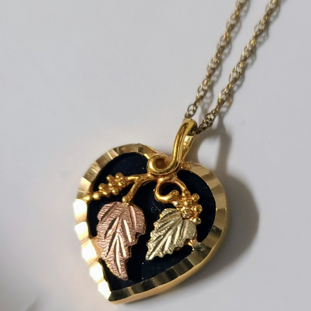 Mt. Rushmore Black Hills Gold Onyx Heart Pendant with Grapevine & Leaf Accent